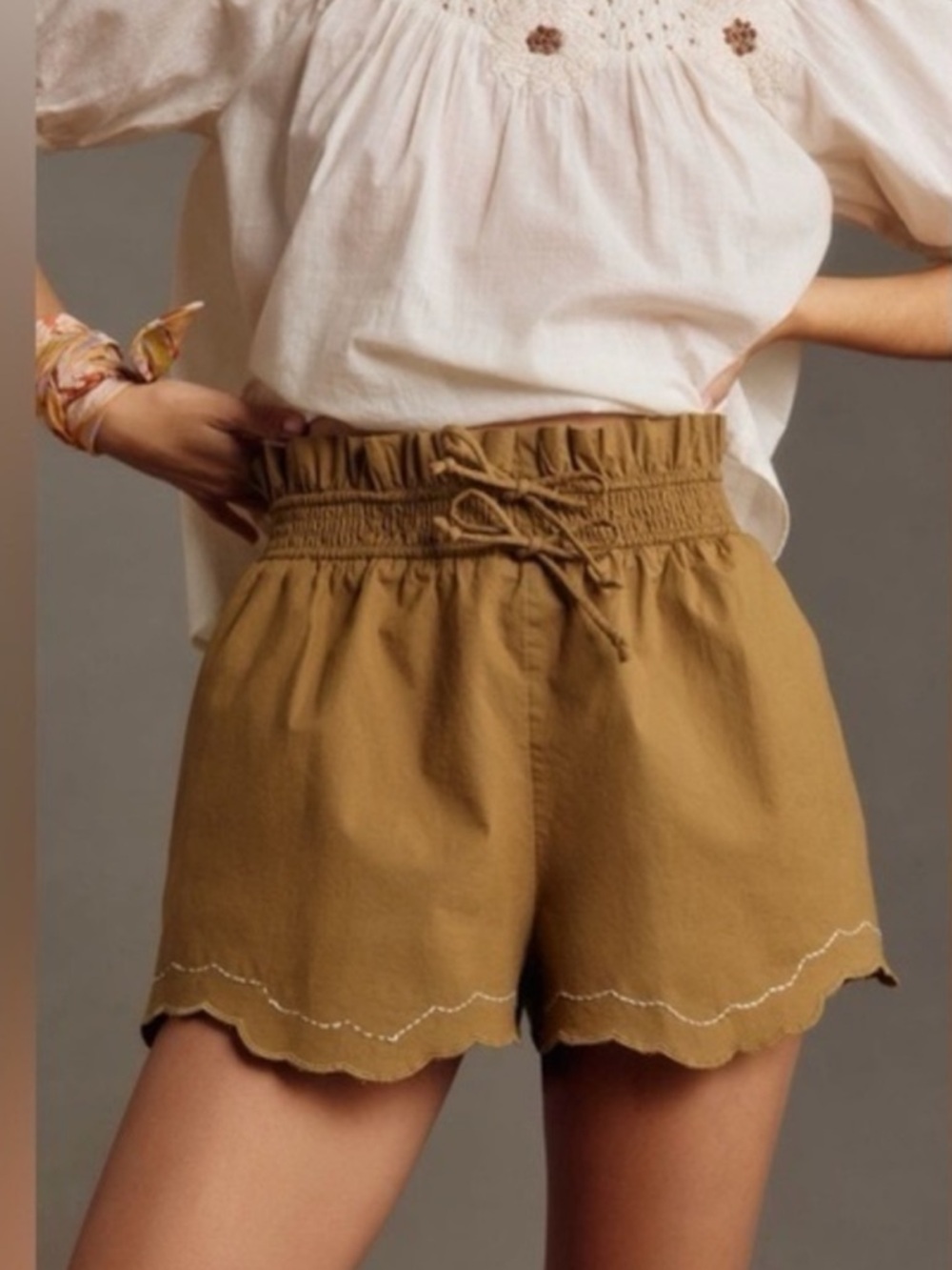 Anthropologie Scallop Hem Paperbag Shorts Size M